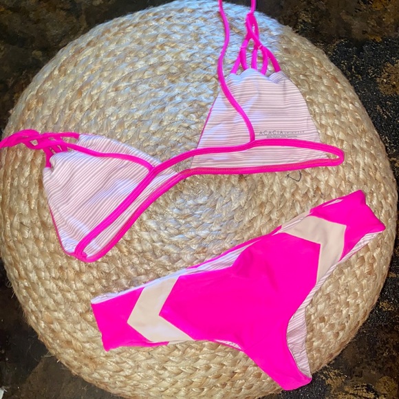 Acacia Swimwear Santorini Top XL and Mentawai Bottom L used - Picture 3 of 5